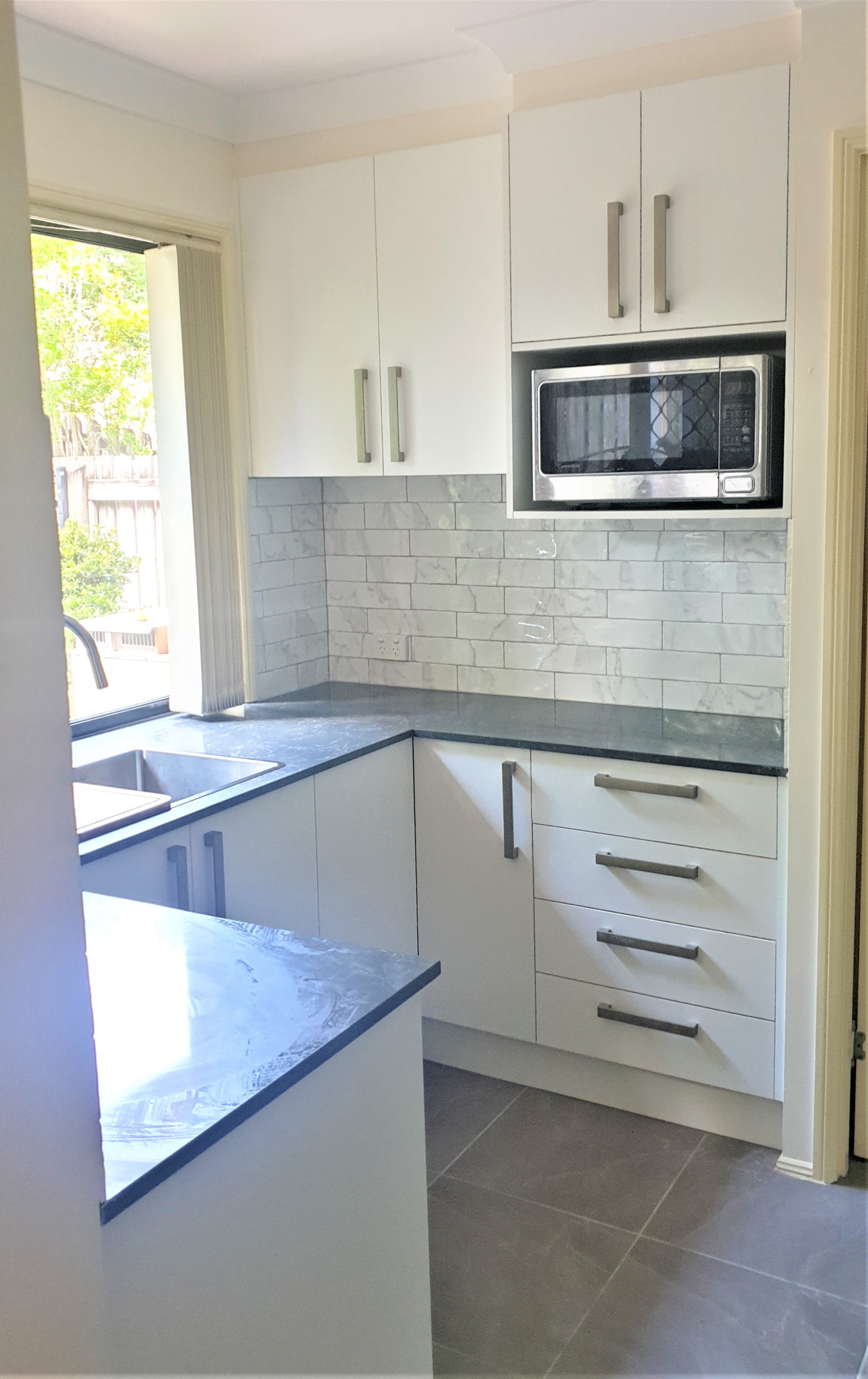 New Kitchen and laundry Alderley