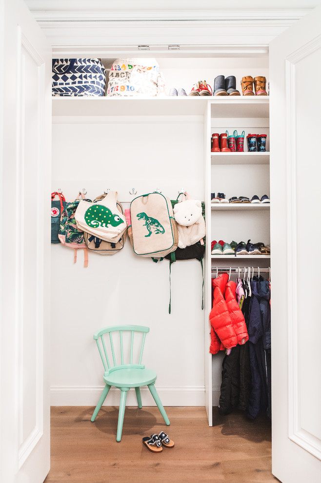 Example of a transitional home design design in Boston