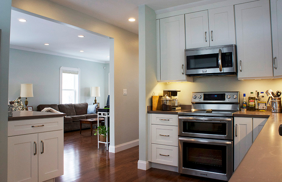 Example of a transitional kitchen design in Boston