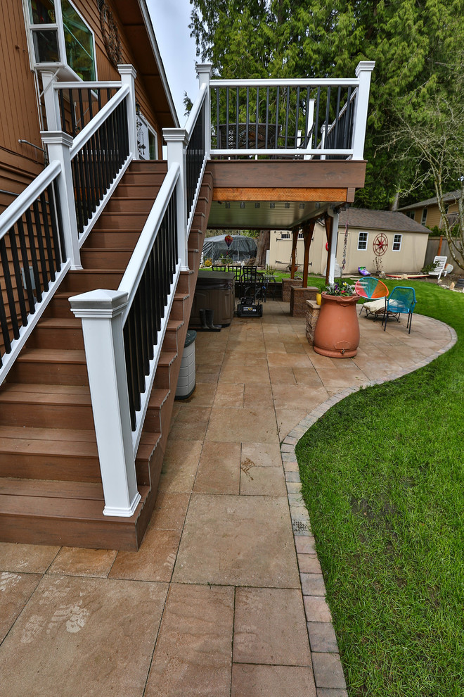 Mountain style deck photo in Seattle