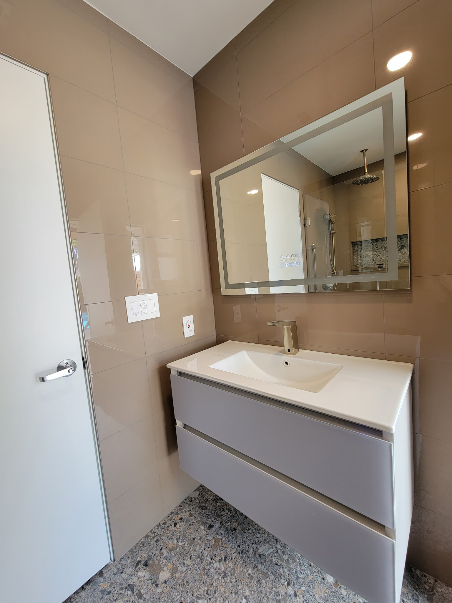 POOL BATHROOM RENOVATION
