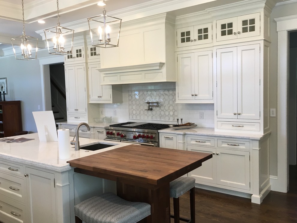 Kitchen - transitional kitchen idea in Boston