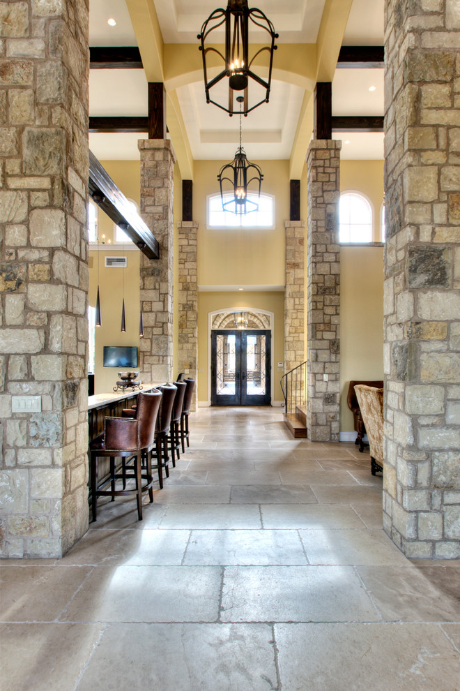 Design ideas for a traditional entryway in Austin.