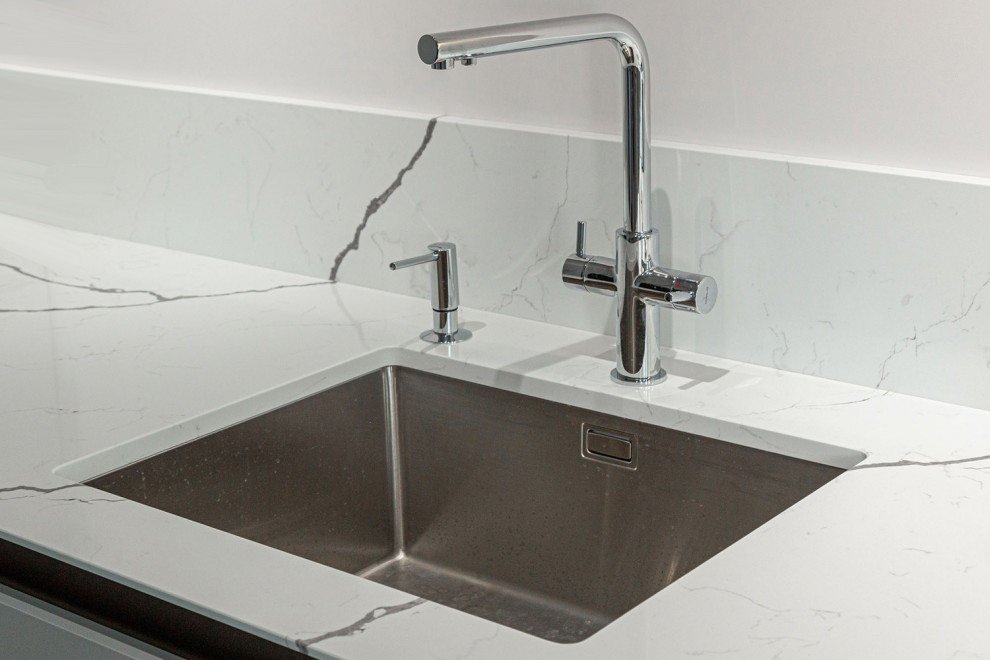 Белая кухня по последним трендам