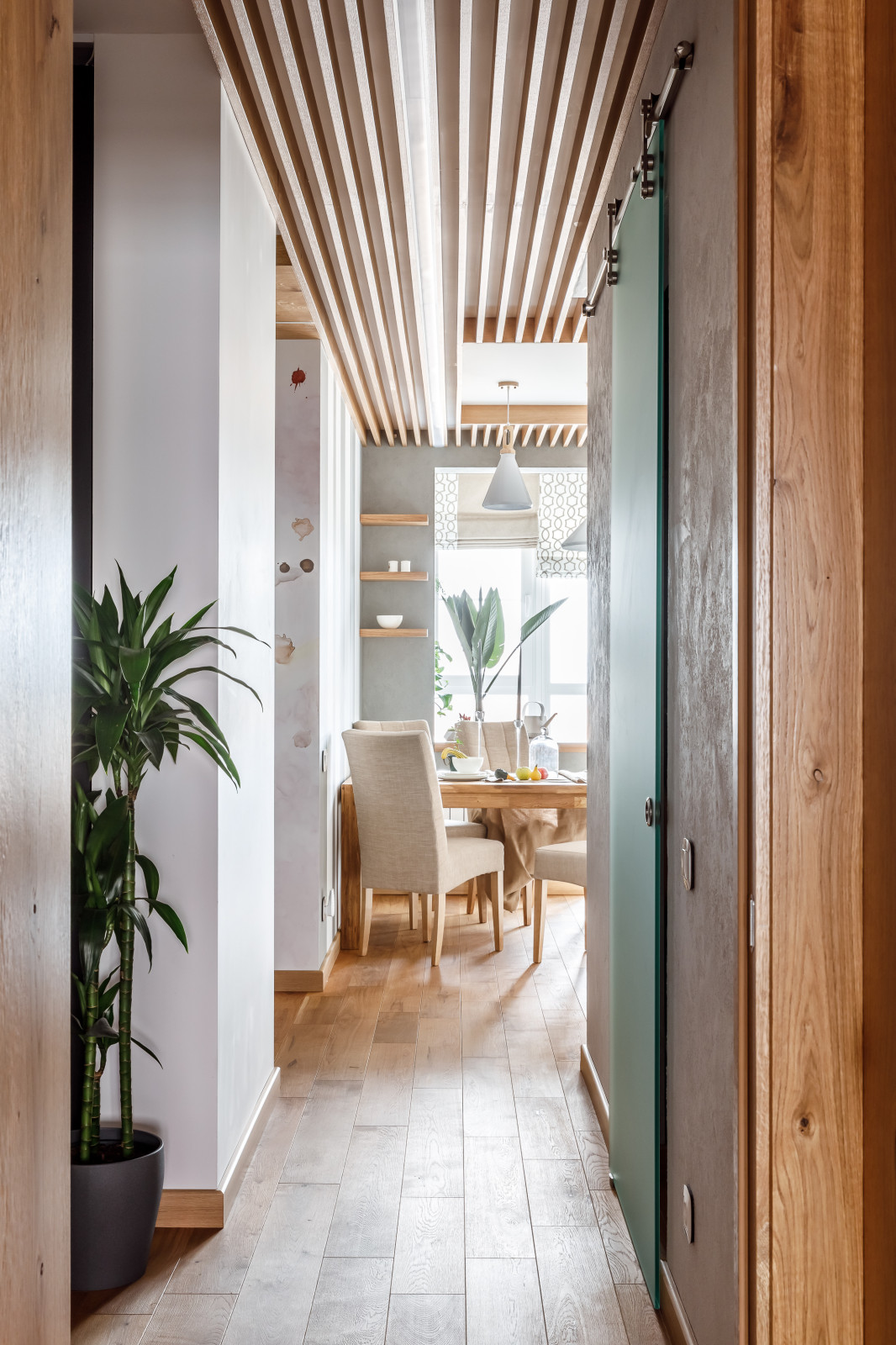 Квартира с фито-стеной и яркими акцентами в Москве