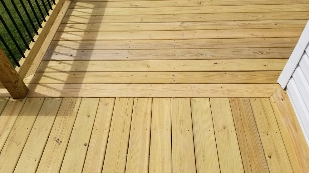 Inspiration for a large craftsman deck remodel
