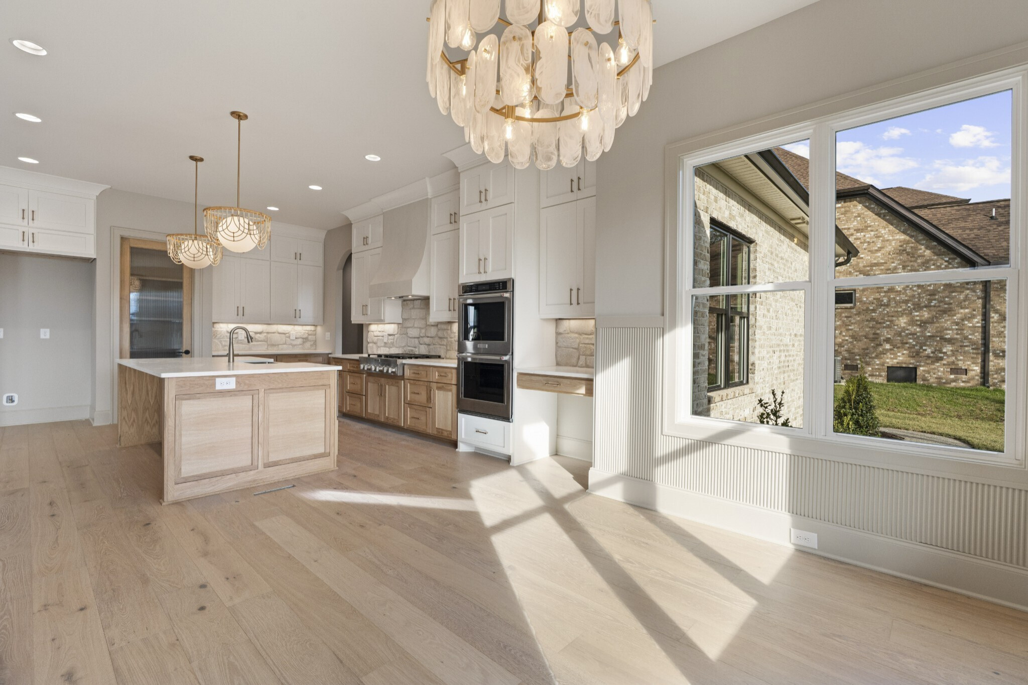 Kitchen photo in Nashville