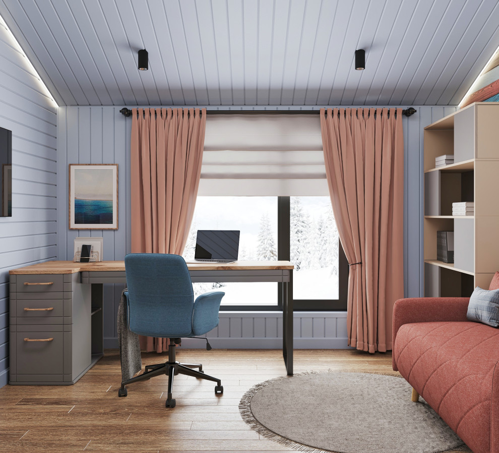 Красочный кабинет дачном доме. Со временем будет детская.