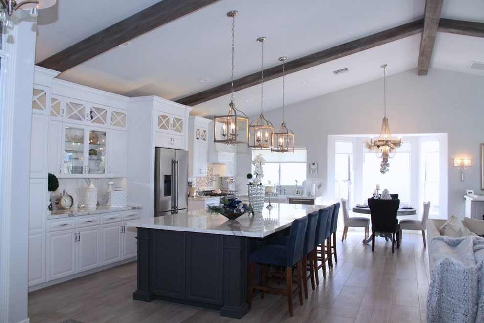 Transitional kitchen photo in Phoenix