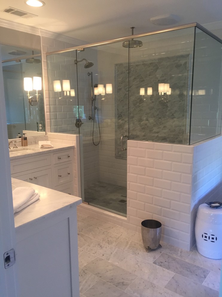 Inspiration for a transitional home design remodel in Atlanta