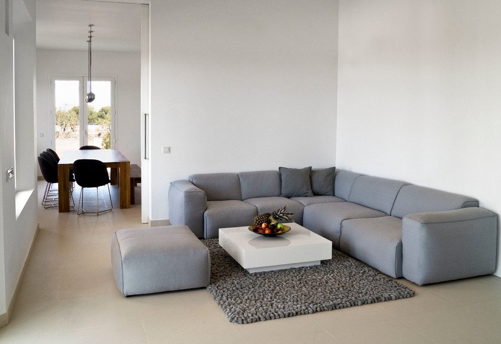This is an example of a contemporary family room in Hamburg.