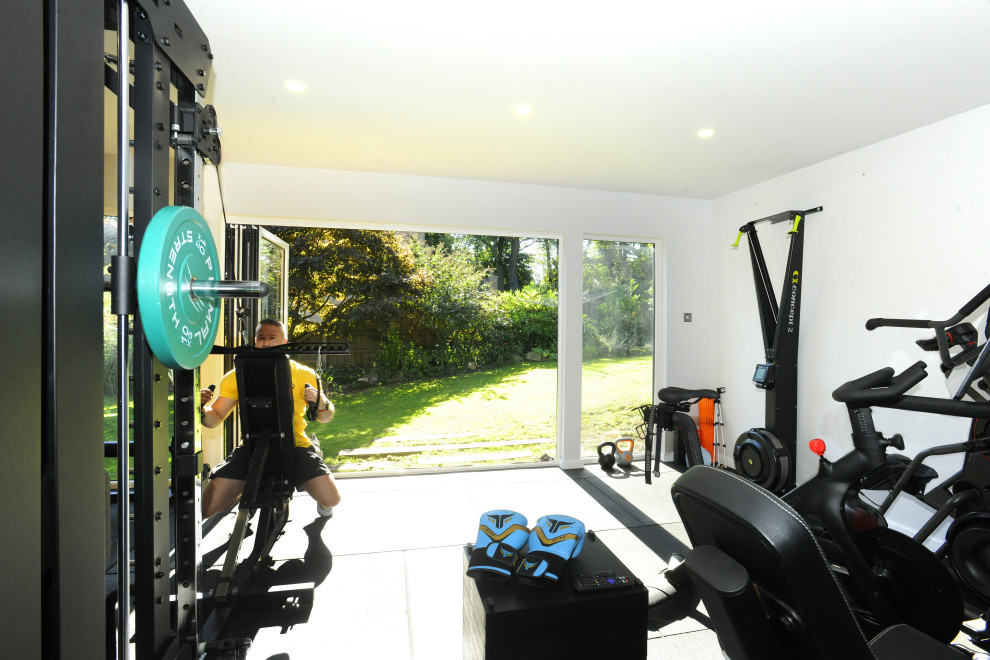 Trendy home gym photo in Other