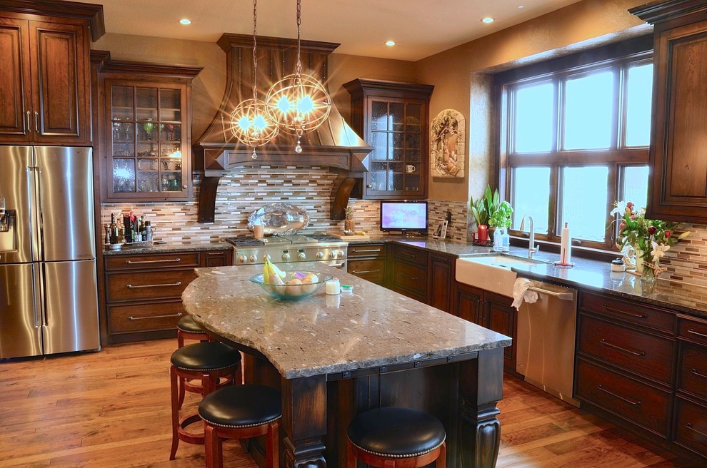 Kitchen - rustic kitchen idea