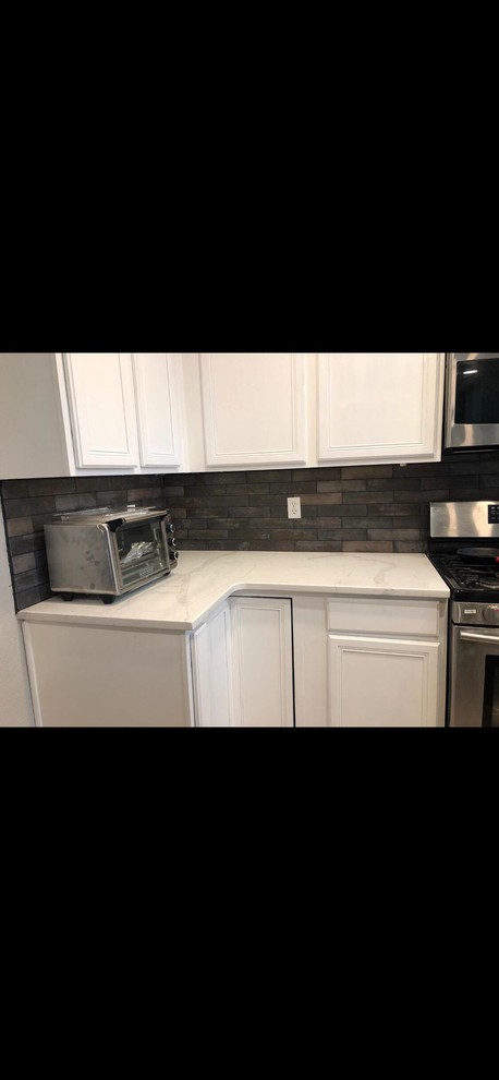 Kitchen - kitchen idea in Jacksonville