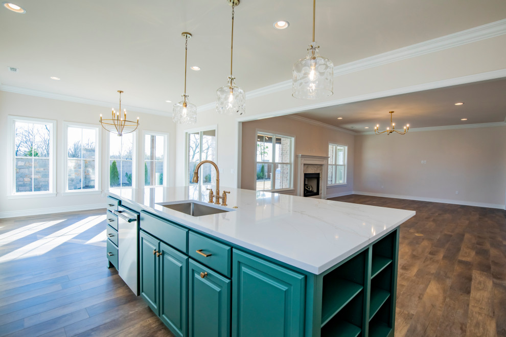 Viatera Carrara Oro Quartz & MetroQuartz Unique Calacatta Quartz