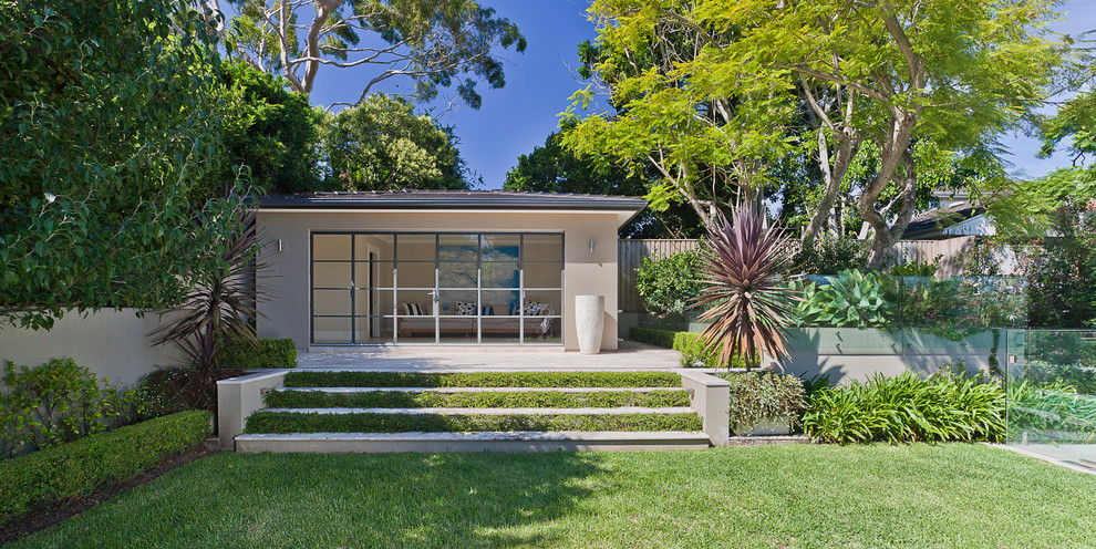 Inspiration for a traditional patio in Sydney.