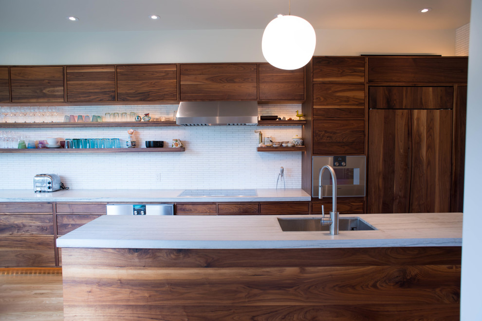 Immagine di una cucina minimalista di medie dimensioni