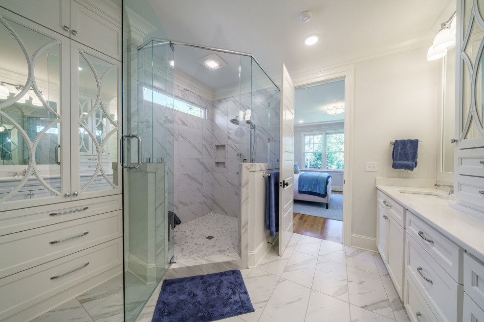 Bathroom - transitional bathroom idea
