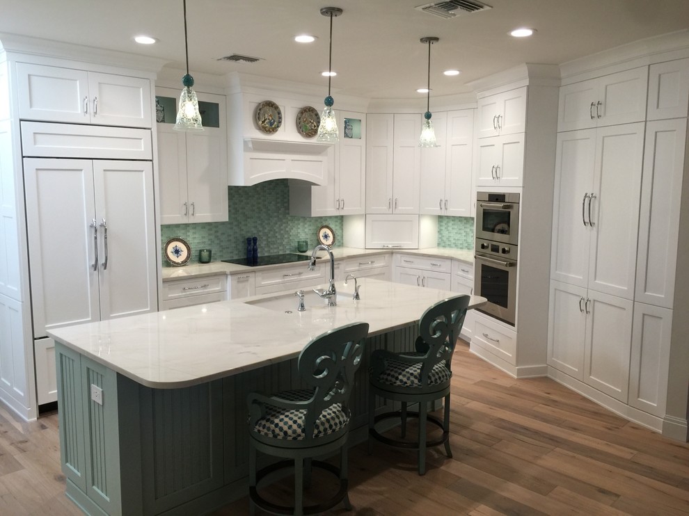 Transitional kitchen photo in Miami