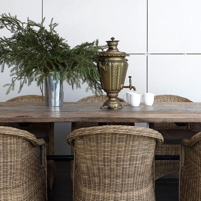 СОВРЕМЕННАЯ ДАЧА НА БЕРЕГУ РЕКИ