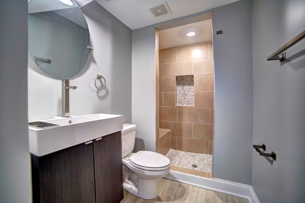 Example of a transitional home design design in Baltimore