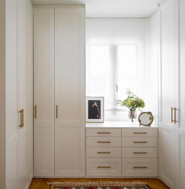 Viv. Gernika transitional-closet
