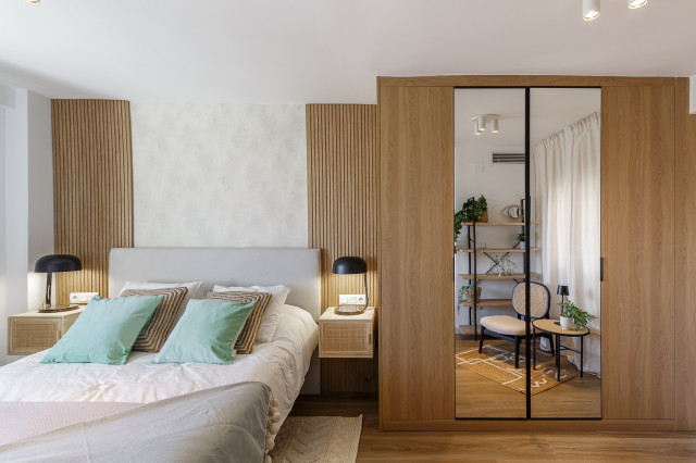 M10 contemporary-bedroom
