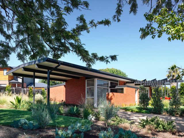Frankston Mid Century Modern House - Melbourne - by MRTN Architects