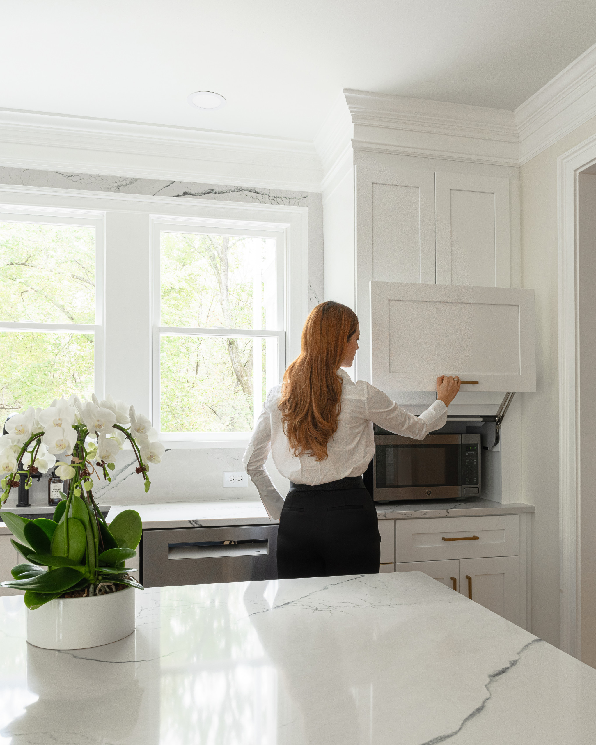 PEACHTREE CITY Clean and Modern Kitchen