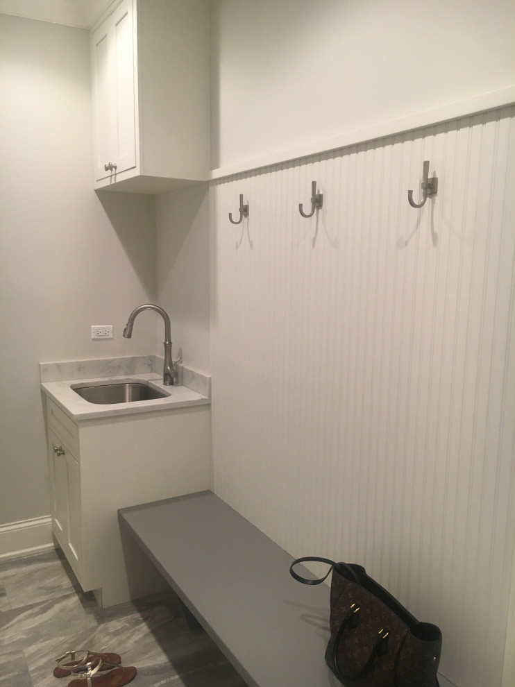 Inspiration for a transitional home design remodel in Chicago