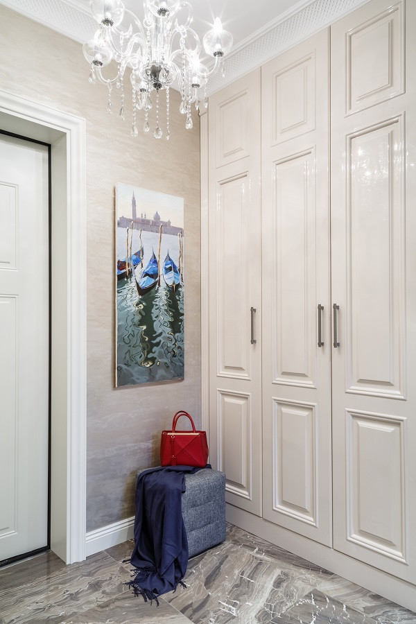 Картины в прихожей