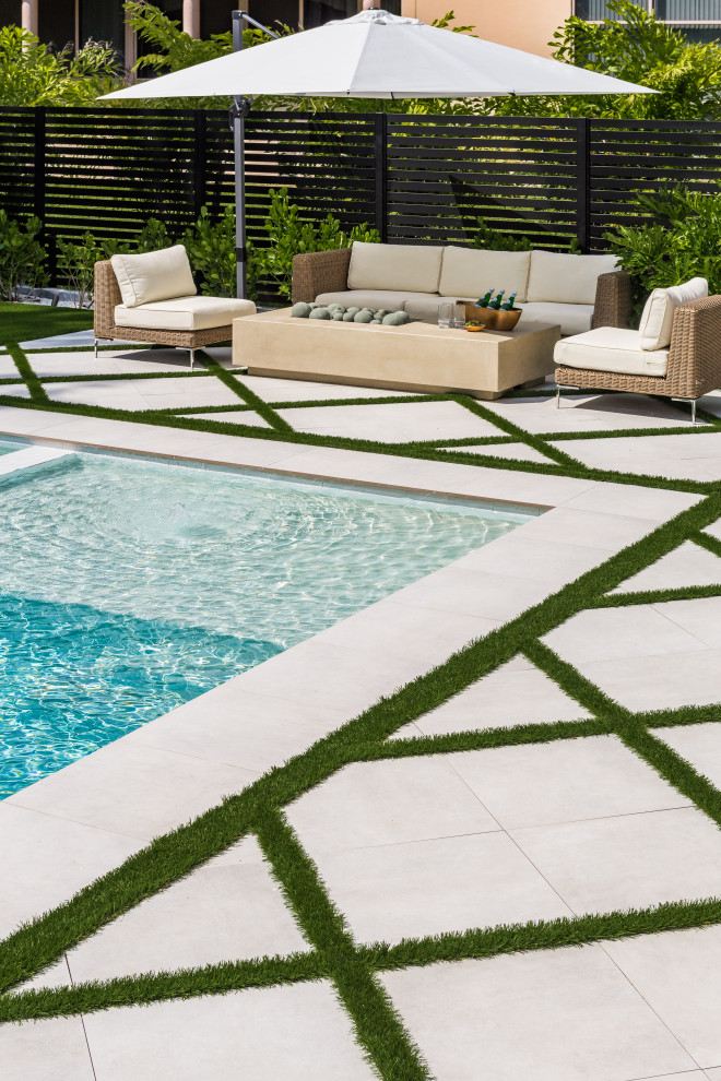Inspiration for a transitional pool remodel in Tampa