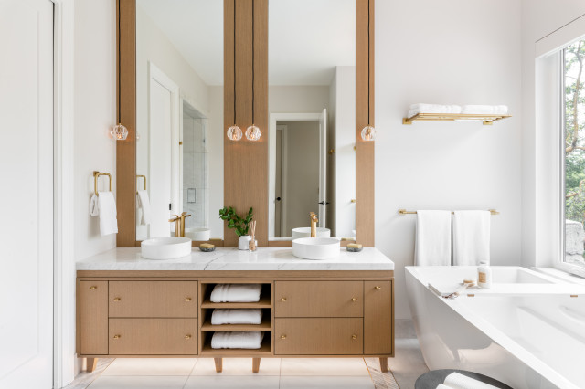 Bathroom of the Week: Soothing With a Little Twinkle