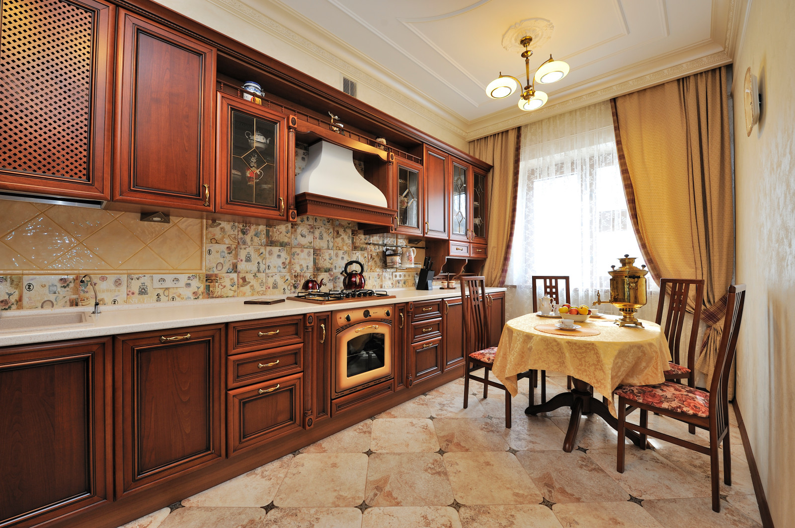 Интерьер дома в классическом стиле (250 кв м)