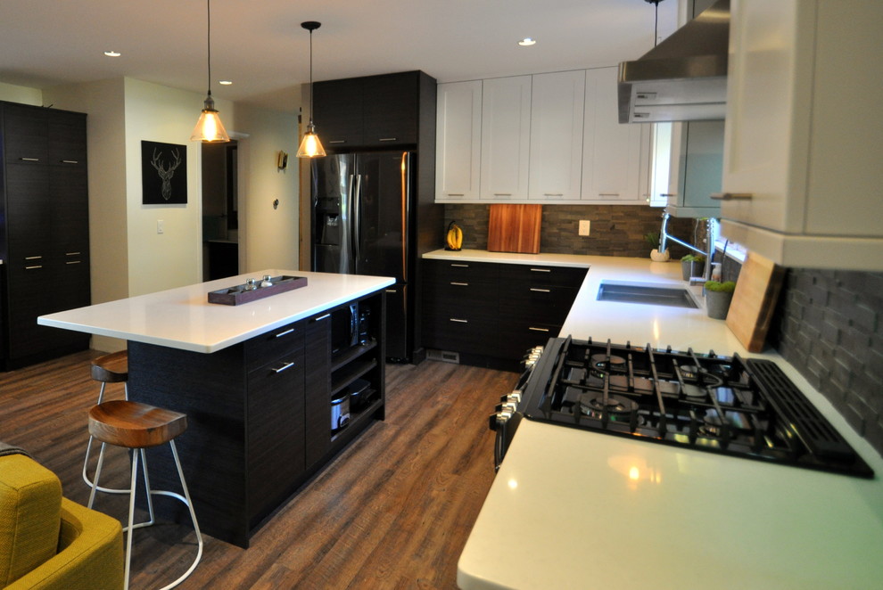 Inspiration for a transitional kitchen remodel in Chicago
