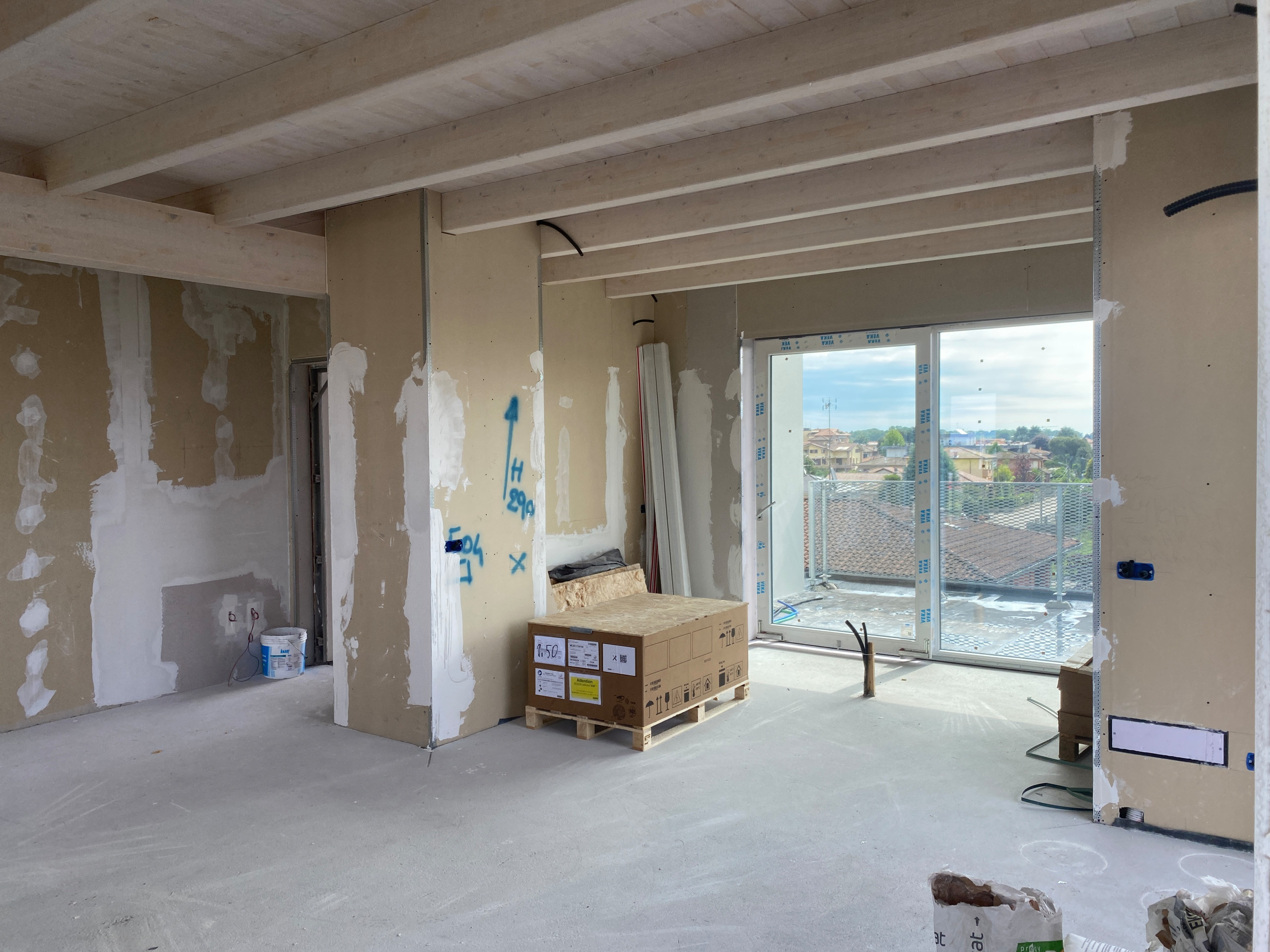 Attico con terrazzo, 140 mq - Solaro (mi)