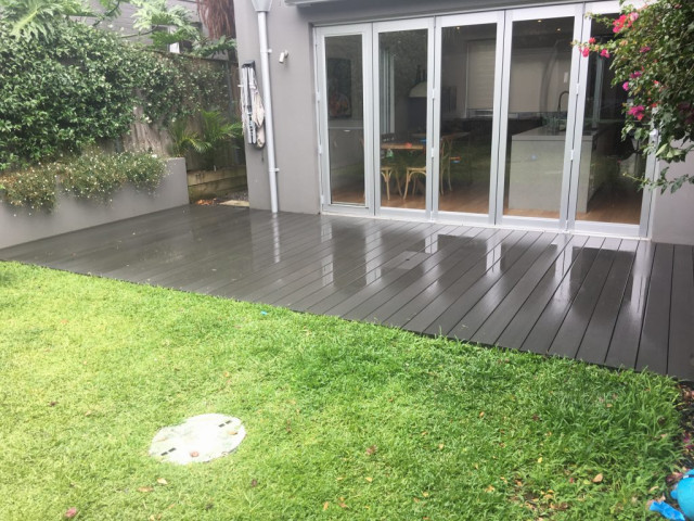Decking contemporary-traedaeck