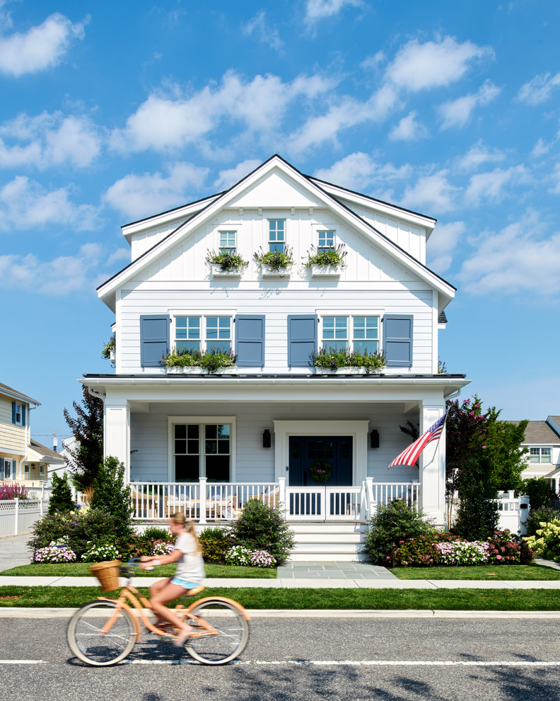 Beach style exterior home photo in Philadelphia