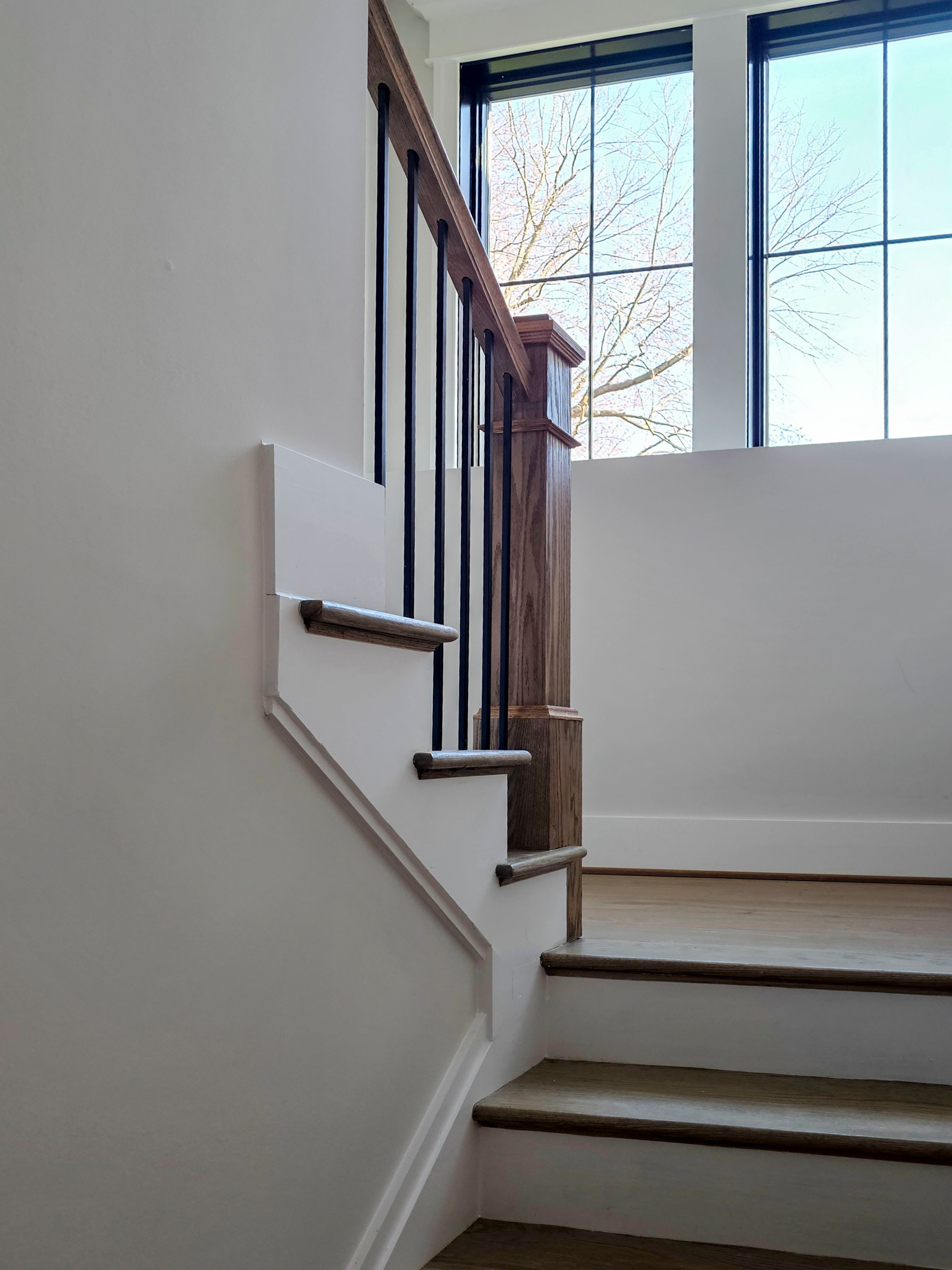 105_Modern and Bold U-Shaped Staircase, Vienna VA 22180