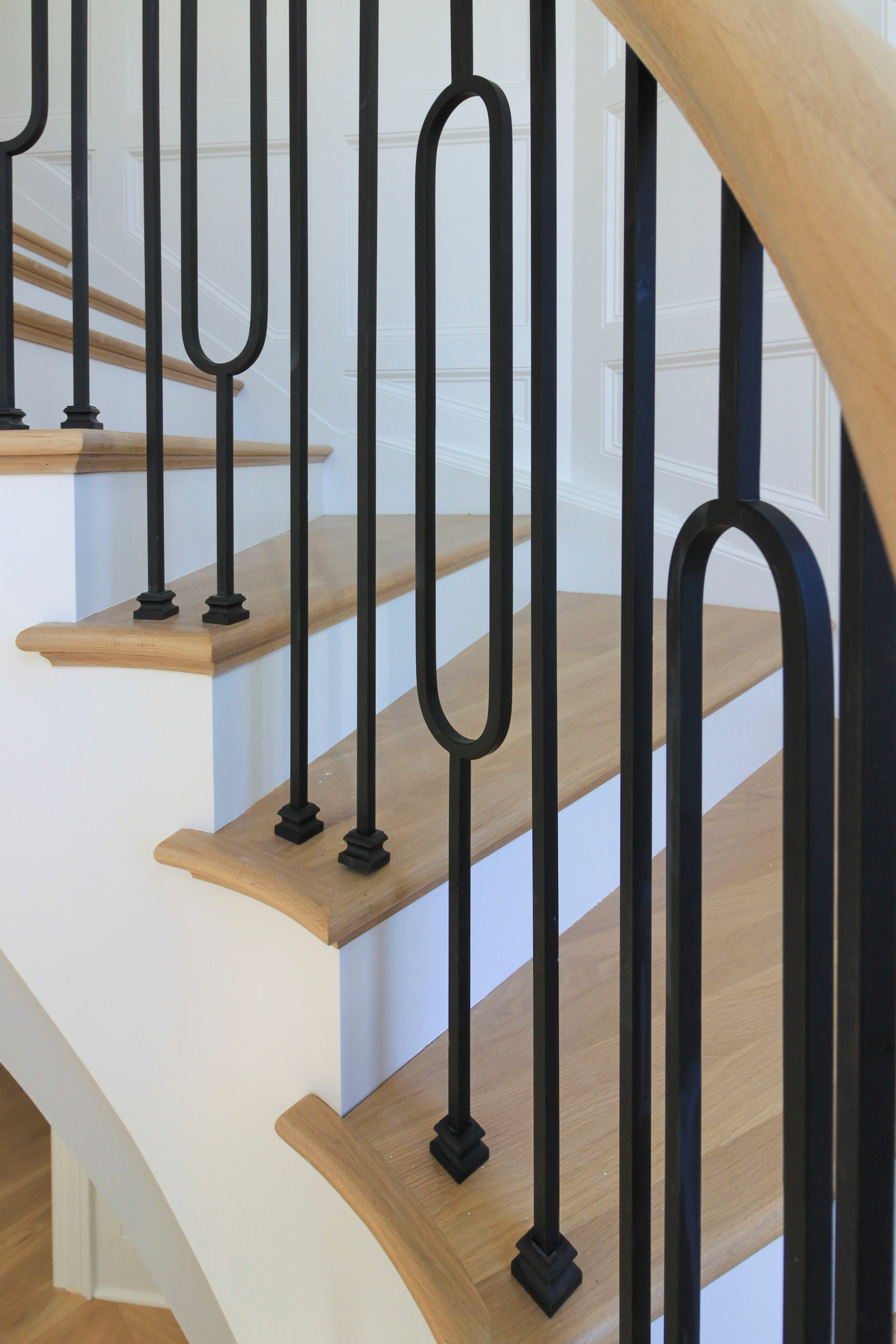 95_Remarkable and elegant floating elliptical staircase, McLean, VA 22101