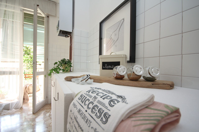 Luci della ribalta contemporary-kitchen