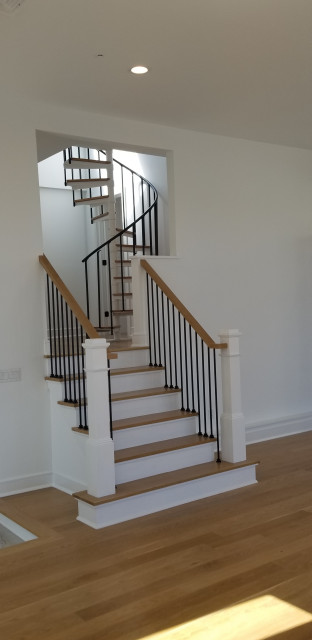 Riverfront Penthouse classique-chic-escalier