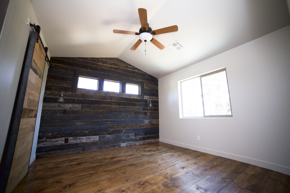 Home design - rustic home design idea in Phoenix