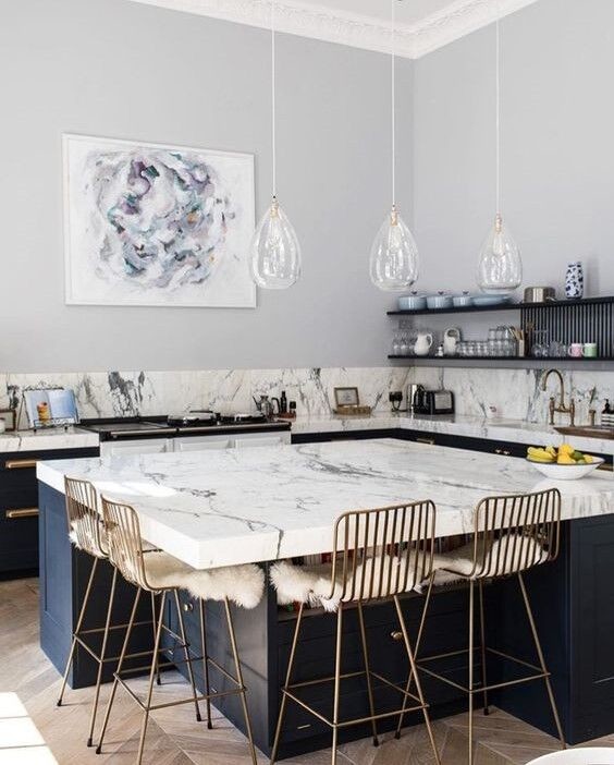 Example of a transitional kitchen design in Toronto