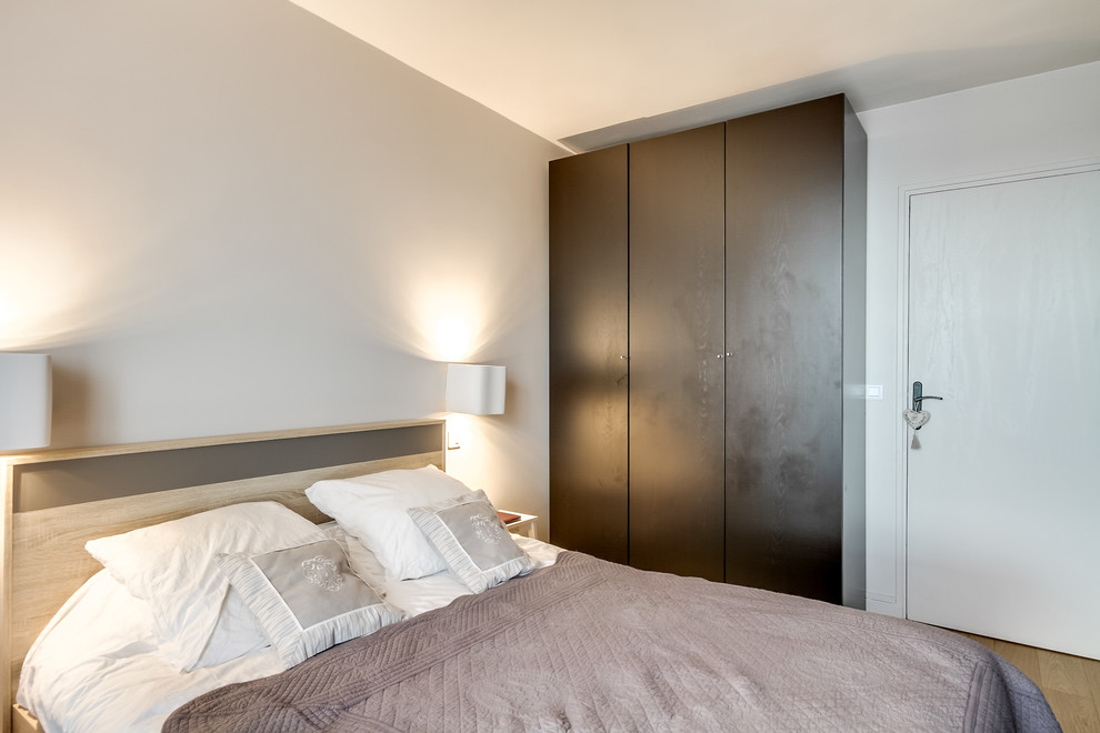 Scandinavian bedroom in Paris.