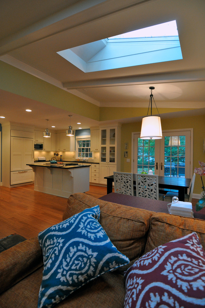 Kitchen - transitional kitchen idea