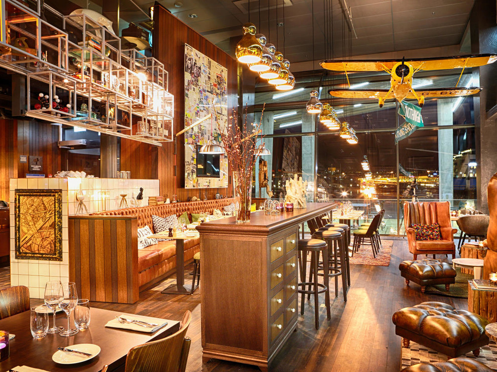 Черное и голубое