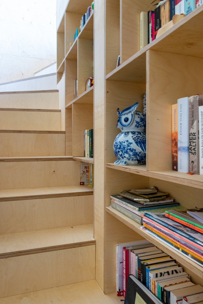Nordische Treppe mit Holz-Setzstufen in München