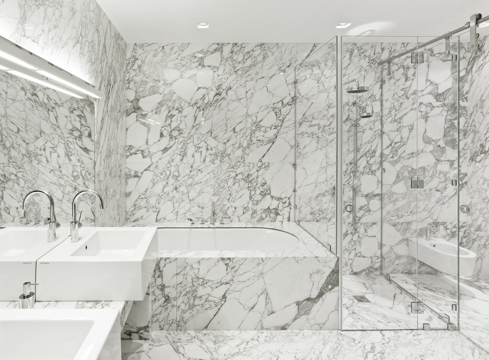 Квартира коллекционера в Crystal House