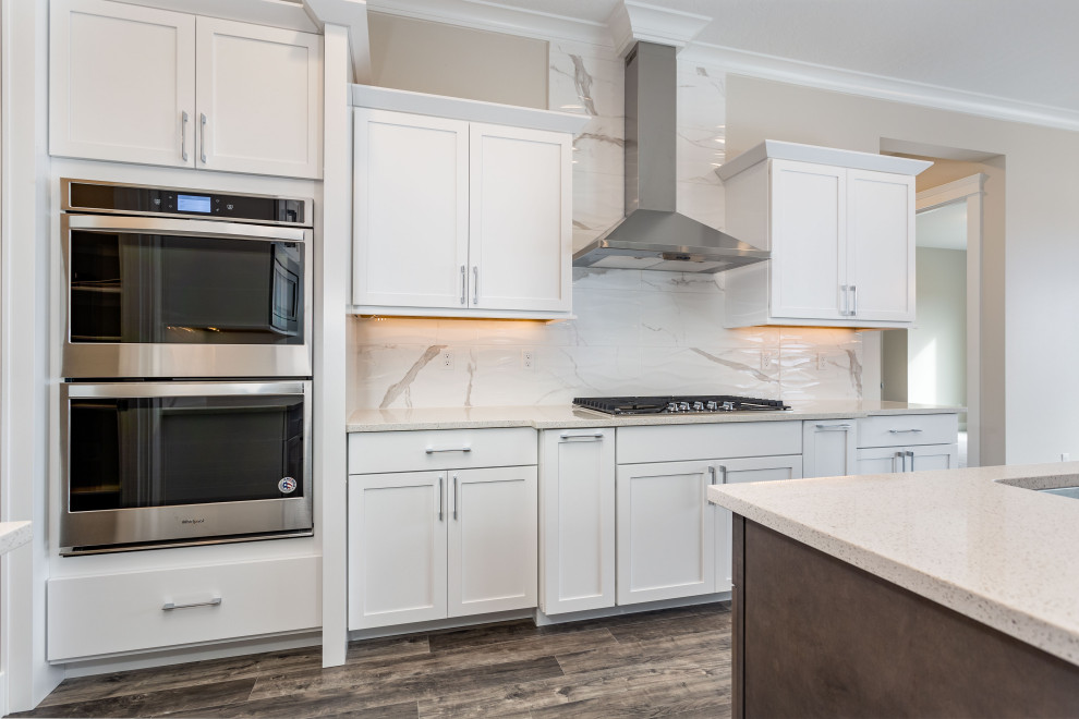 Kitchen - transitional kitchen idea in Seattle